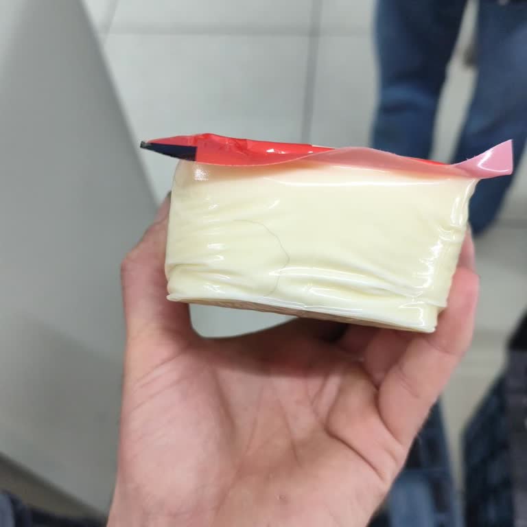Bahçıvan Kaşar Peynirinde Kıl Bulundu Hijyen Endişesi