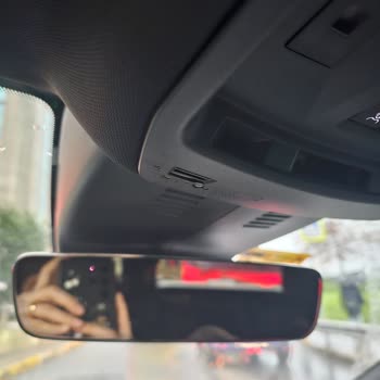 Peugeot 2025 5008 Modeli Sunroof Camı Aniden Kırıldı Ve Ekran Arızaları Tekrarlıyor