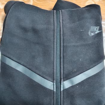 Nike Tech Ceketlerde Kısa Sürede Renk Solması Ve Kalite Sorunu