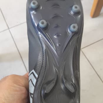 Nike Krampon Dişlerinin Hızlı Aşınması Ve Değişim Talebi