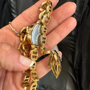 Saatte Görünür Kararma Ve Mağaza Müdürünün Saygısız Yaklaşımı
