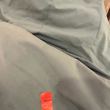 Güneş Işığına Maruz Kalan Mavi Montta Renk Solması Ve Değişim Talebi