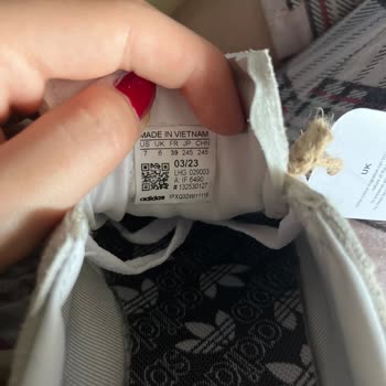 Geciken Sipariş, Yanlış Satıcıya Yönlendirme Ve Sahte Ayakkabı Teslimi