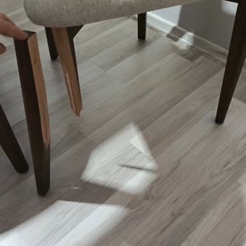 Kırılan Sandalye Bacağıyla Mağazadan Çözüm Bekliyorum