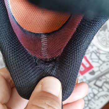 Adidas Ayakkabının Topuk Bölümündeki Üretim Hatası Değişim Talebi