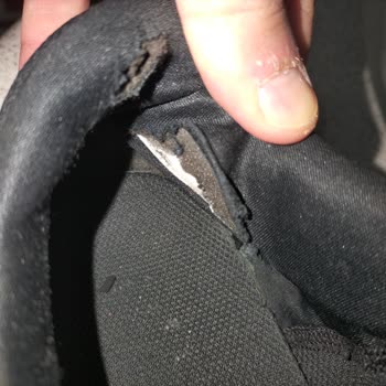 Nike Run Defy Ayakkabısındaki Yırtılma Ve Topuk Açılması, Mağazanın Kargo İadesini Reddetmesi