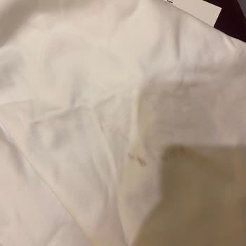 Yağmurda Sırılsıklam Kargo Ürünlerde Leke Ve İndirim Tekrarı Talebi
