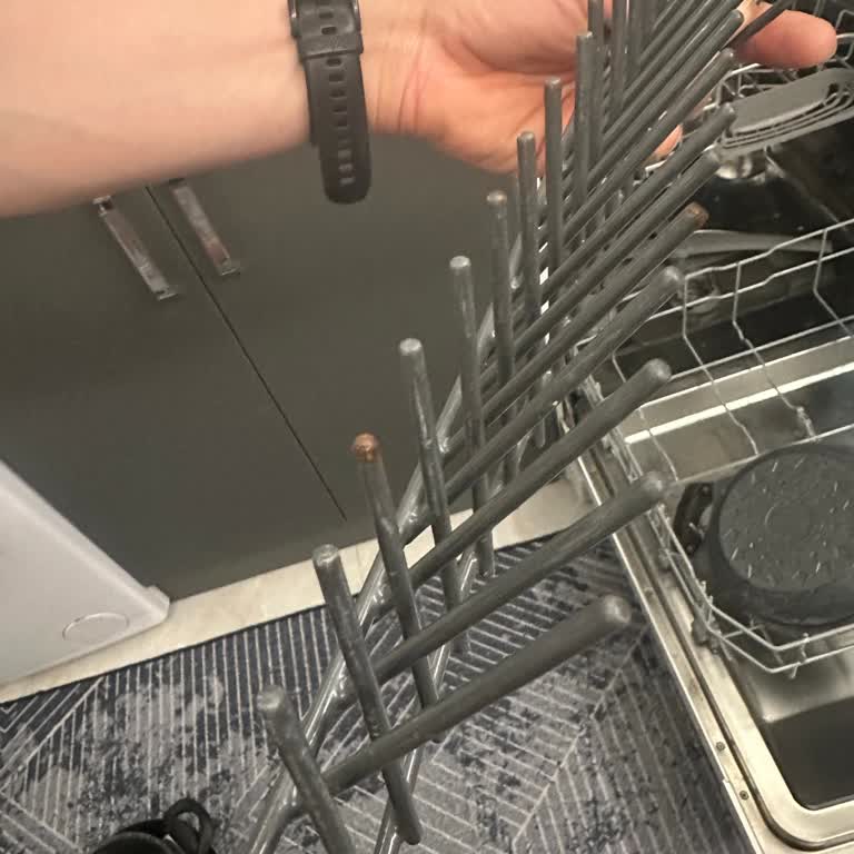 Siemens Bulaşık Makinesinde Paslanma Ve Temiz Yıkama Sorunu İçin 900 TL Haksız Arıza Tespit Ücreti