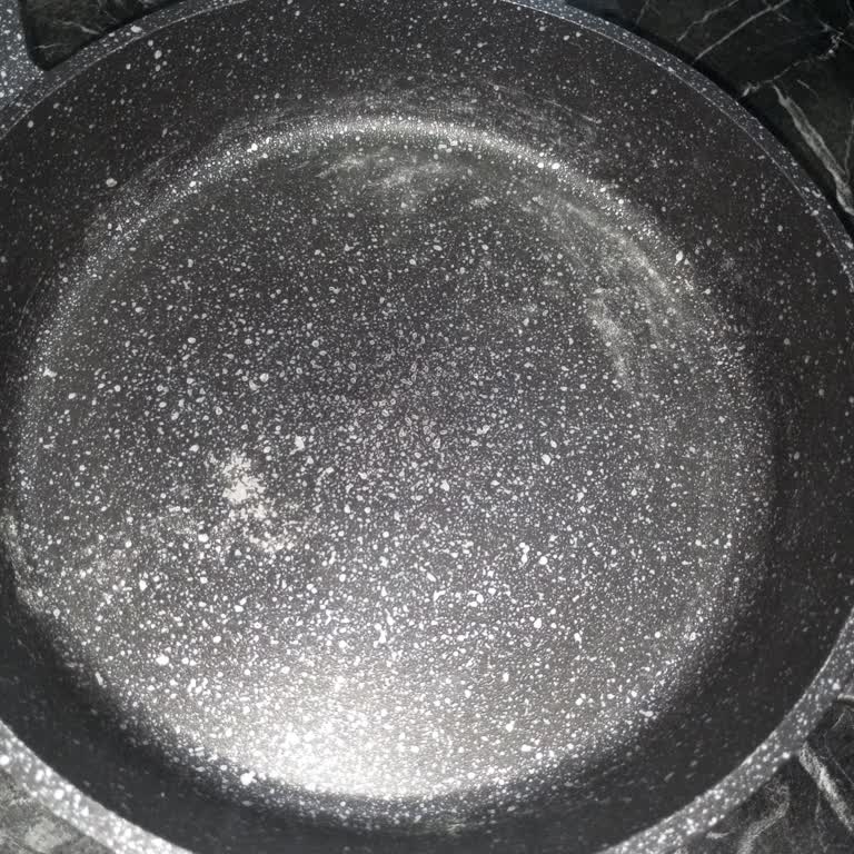 Esse Döküm Titanyum 3'lü Sahan Setinde Dökülme Sorunu