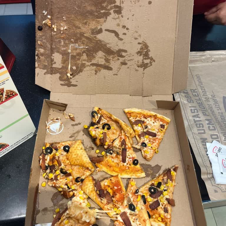 Kurye Pizza’yı Düşürdü Ve Yemeksepeti Destek Vermedi