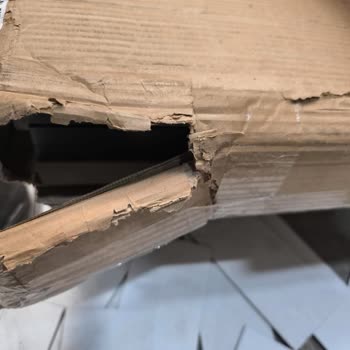 Sürat Kargo'da Paket Hasarları Ve Çözüm Eksikliği