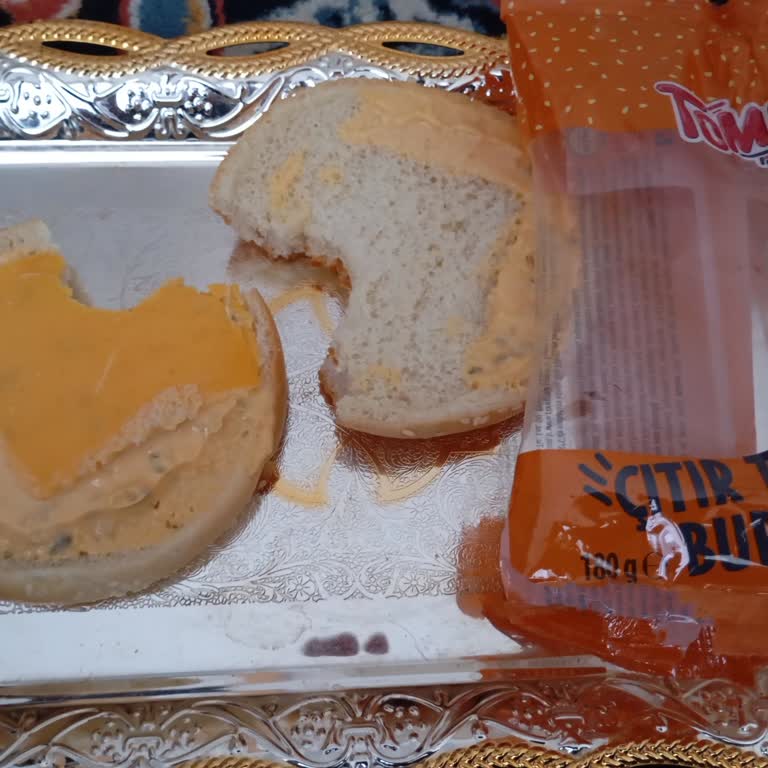 Tommis Çıtır Tavuk Burgerde Tavuk Köftesi Eksikliği Tüketiciyi Yanıltıyor