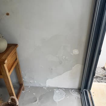 Özgü Cam Dekor’un Hatalı Pencere Montajı Sebebiyle Su Sızıntısı Ve 350 Bin TL’lik Onarım
