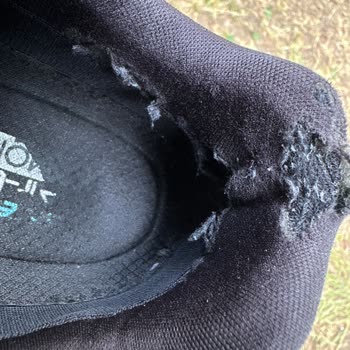 Skechers Ayakkabısının İç Astarı Yırtıldı, Mağaza Müdürü Kaba Davrandı