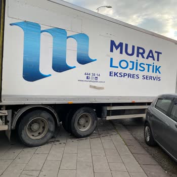 Hakiki Murat Lojistik Hizmetleri Kamyonunun Kaldırımı Kaplaması Ve Yayalara Yönelik Hakaret