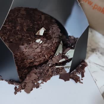 Migros Yemek'te Parçalanmış Doğum Günü Pastası Ve Cevapsız Müşteri Hizmeti