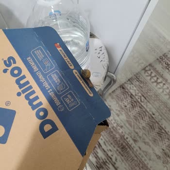 Domino’s Tarabya’da Pizza Üzerinde Canlı Salyangoz, İade Talebi