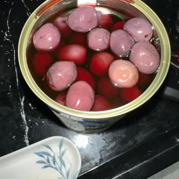 MarmaraBirlik Premium Zeytin Üzerinde Yapışık Madde Hijyen Endişesi