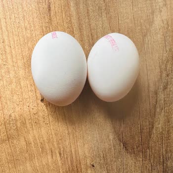 Soykan Market’ten Aldığım Yumdoy Büyük Boy Yumurta Paketi Küçük Boy Yumurtalar İçeriyor
