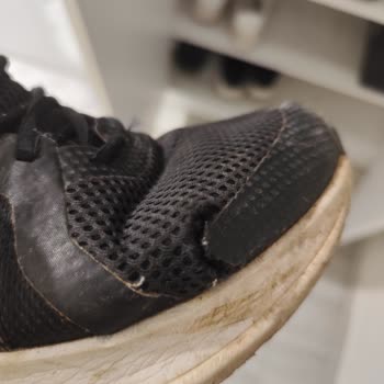 In Street Nike Ayakkabısındaki File Yırtılması Ve Tüylenme Nedeniyle Değişim Talebi