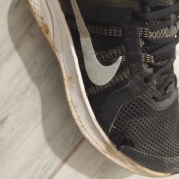 In Street Nike Ayakkabısındaki File Yırtılması Ve Tüylenme Nedeniyle Değişim Talebi