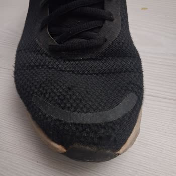 In Street Nike Revolution Ayakkabısında Erken Deformasyon ve Değişim Talebi