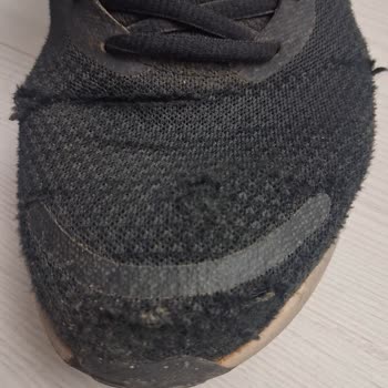 In Street Nike Revolution Ayakkabısında Erken Deformasyon ve Değişim Talebi