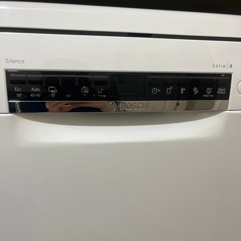 Bosch SMS4IKW62T/41 Dishwasher Panel Writings Erased in Three Months