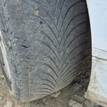 Aşırı Erken Aşınan Goodyear Lastiklerden Kaynaklanan Güvenlik Riski Ve Kaza