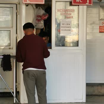 Ücretsiz Tuvaletlerin Kapatılması Ve Ücretli Kullanıma Zorlanması