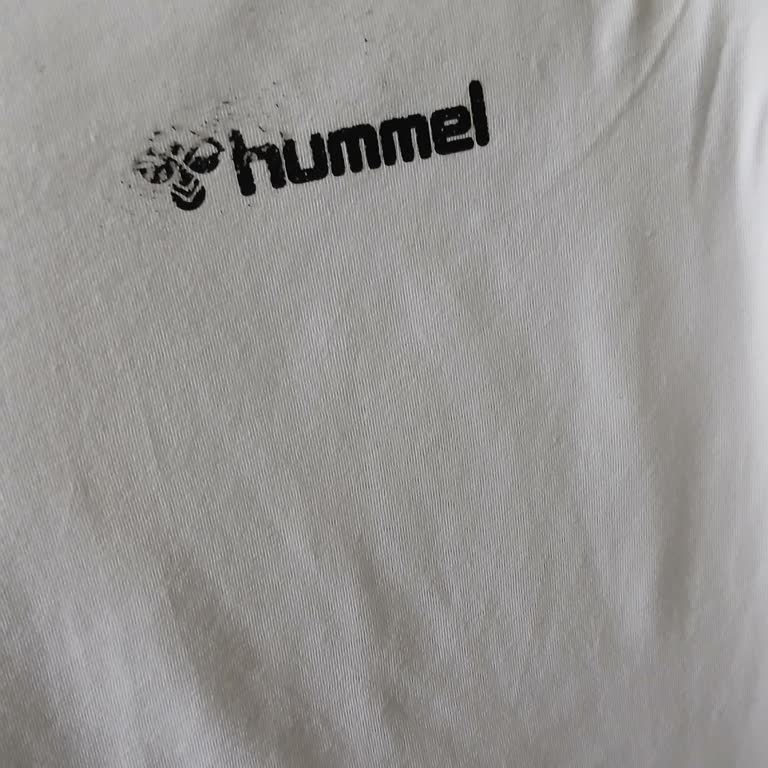 Ütüde Silinen Hummel Logosu İçin Değişim Talebi