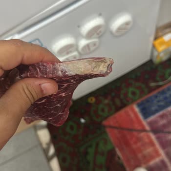 Bozuk Dana But Biftek Teslim Edildi, Müşteri Hizmetlerinden Cevap Gelmedi