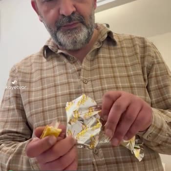Ülker Çizi Bisküviyi Isırdığımızda İçinden Poşet Çıktı