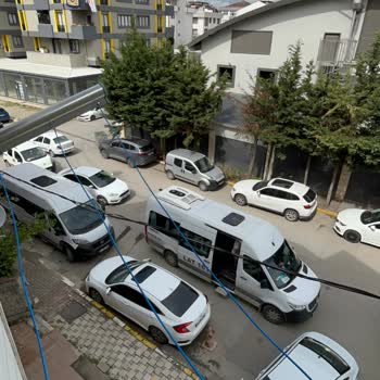 Berko İlaç Servis Araçlarının Yol Kapatması Ve Gürültü Sorunu