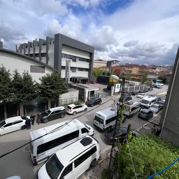 Berko İlaç Servis Araçlarının Yol Kapatması Ve Gürültü Sorunu