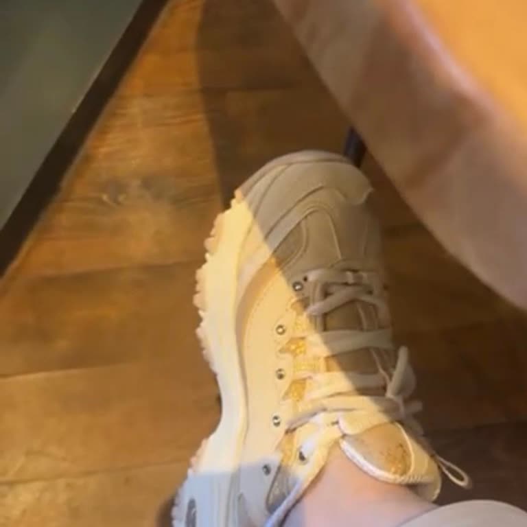 Dikiş Açılması Skechers D'Lites Ayakkabıda Kalite Sorunu Ve Ürün Değişimi Talebi