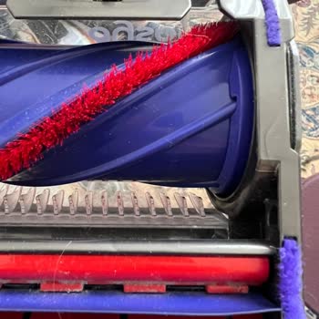 Dyson V12 Süpürge Başlığının Küçülen Tekerlekleri Sorunu Ve Çözüm Talebi