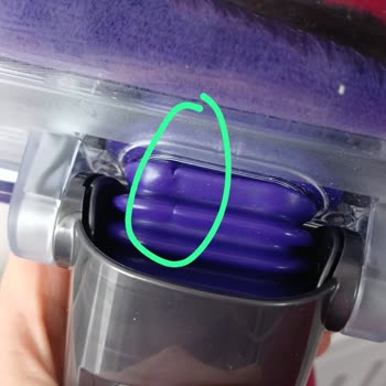 Dyson V10 Başlığındaki Ezik İçin Ücretsiz Garanti Değişimi Talebi
