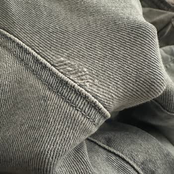 Mavi KVNÇ Serisi Kot Pantolonun Ağ Kısmı 1 Yılda Eridi Ve Yırtıldı
