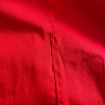 Hasarlı Elbise Ve DeFacto'dan Çözüm Talebi