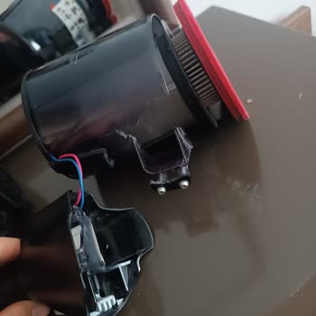Yetkili Servisin Süpürgeyi Kırması Ve Ücretsiz Değişim Talebi