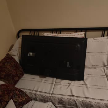 LG 42LA620S TV Base Cracked Unexpectedly