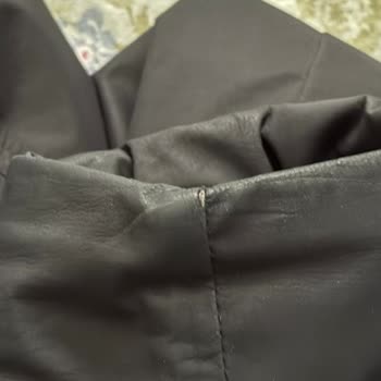 Mi Abrigo Massimo Dutti Se Rompe Rápidamente, Exijo Cambio