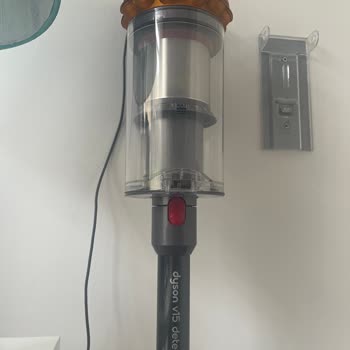 Dyson V15 Detect Submarine Süpürgeyi Kullanmak Zor: Halı Ve Döşeme Başlıkları İşlevsiz