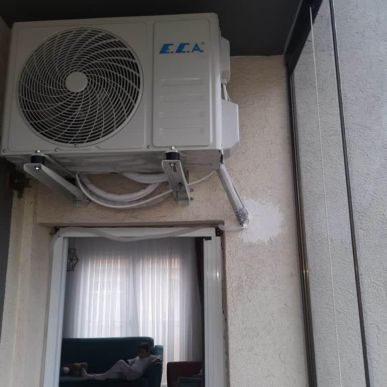 ECA Klima Montajı Cam Balkonun Açılmasını Engelledi