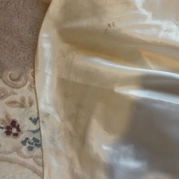 Yanlış Kıyafet Gönderimi Ve Kirli Gelinlik İle Yaşanan Mağduriyet