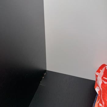 Almila Mobilya’dan Küflü Yatak Ve Çatlamış Dolap İçin Tam İade Talebi
