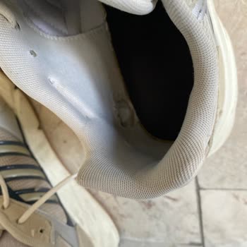 Boyner'den Alınan Adidas Response ÇL Ayakkabısının Topuk Süngeri Altı Ayda Dağılmaya Başladı