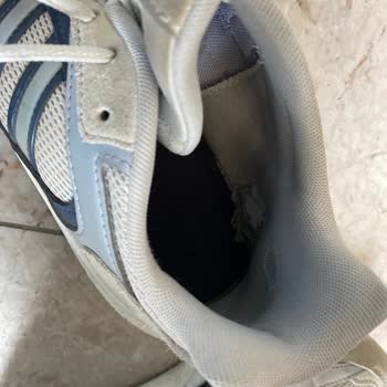 Boyner'den Alınan Adidas Response ÇL Ayakkabısının Topuk Süngeri Altı Ayda Dağılmaya Başladı