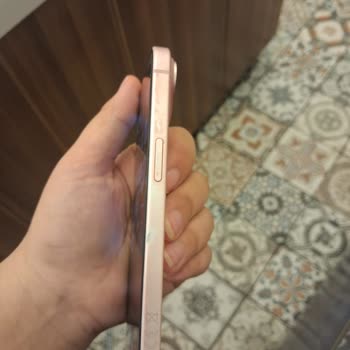 Apple İPhone 15 Pembe Modelde Boya Soyulması Ve Garanti Reddi
